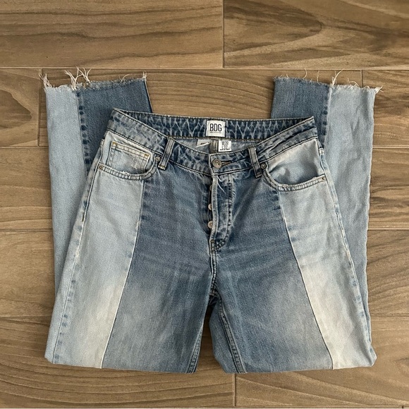 BDG Jessye Two Tone Straight Leg Denim Jeans | Size 28 - Picture 5 of 7